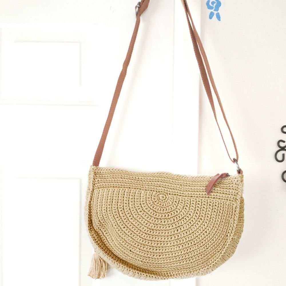 New! THE Sak Ryder Crochet Crescent Crossbody Bag Hobo Hand-Crocheted Bamboo Tan - Picture 6 of 8